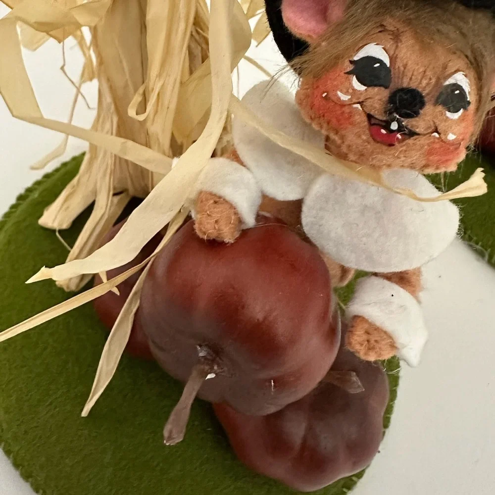 Annalee Pilgrim Mouse With Corn Stalks And Pumpkins Thanksgiving Harvest Decor